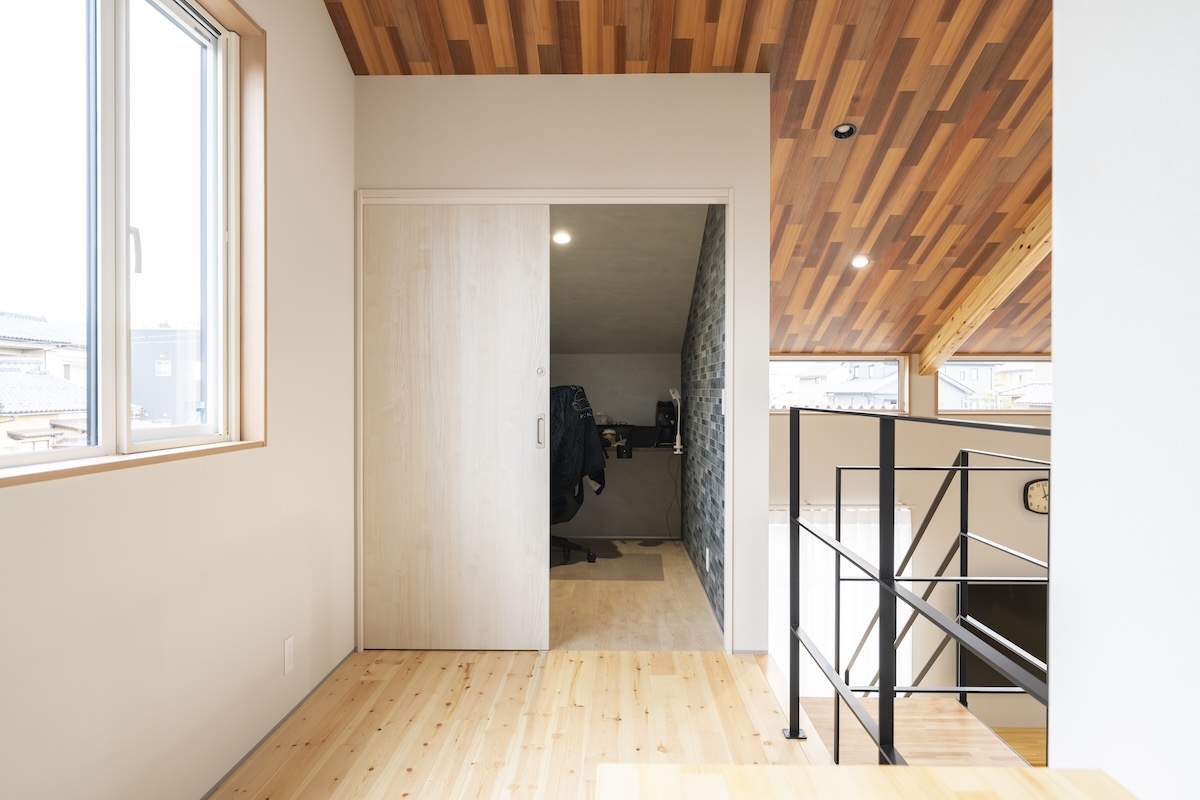 広々としたLDKとナチュラルスタイル