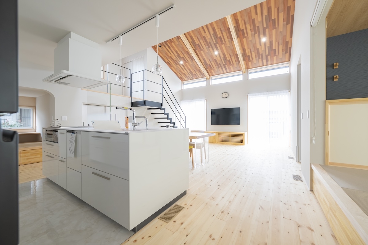 広々としたLDKとナチュラルスタイル