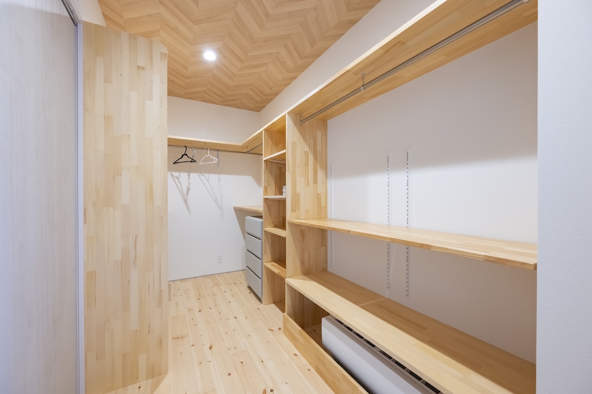 広々としたLDKとナチュラルスタイル